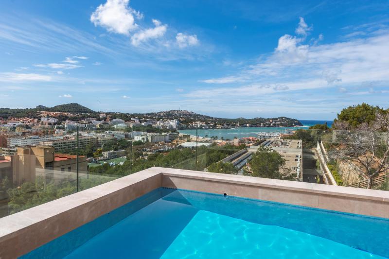 New-built penthouse with rooftop terrace and private pool in Santa Ponsa - Last 2 available